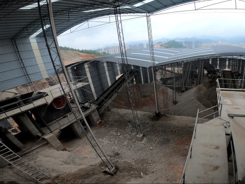 顎式破碎機(jī)現(xiàn)場 顎式破碎機(jī)現(xiàn)場