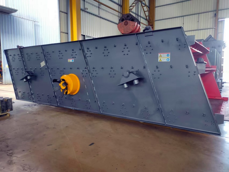 菲尼克斯發貨3YK1860與2470圓振動篩，助力高效篩選解決方案